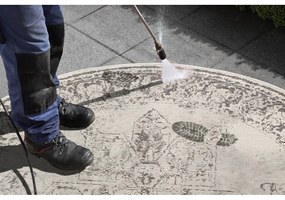 Sivo-krémový vonkajší koberec NORTHRUGS Borbon, ø 140 cm