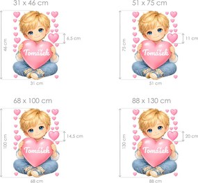 Blond chlapček so srdiečkom a menom textilní prelepiteľná nálepka na stenu hárok 31 x 46 cm