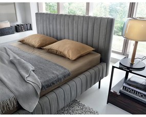 Sivá čalúnená dvojlôžková posteľ s úložným priestorom s roštom 180x200 cm Plissa – ELTAP