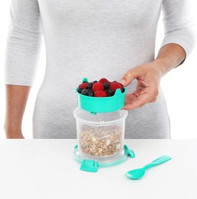 SISTEMA Box na jogurt a müsli, 2 komory+lyžica, SISTEMA, 530ml, mix farieb Farba škatuliek SISTEMA: Modrá