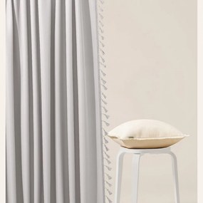 Svetlosivý záves Lara na strieborné kruhy so strapcami 140 x 280 cm