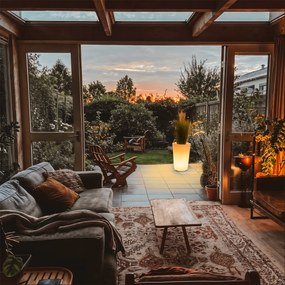 Vonkajšia stojaca lampa biela 60 cm kvetináč IP44 - Verano