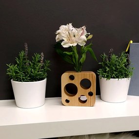 AMADEA Drevená váza štvorcová s otvormi, masívne drevo, výška 12 cm