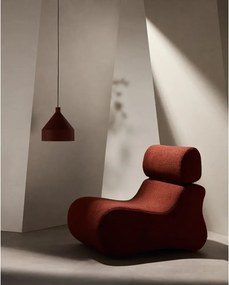 Kreslo v terakotovej farbe z textílie buklé Club – Kave Home