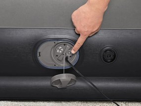 Nafukovací matrac Bestway Tritech so vstavanou USB pumpou 152x203cm 671BU