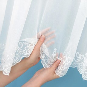 Biela záclona s perleťovo vytkávanou bordúrou zámocký vzor do oblúčka ZAC-028 výška 300 cm Šitie na mieru
