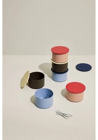 Dekoratívny kovový úložný box s vekom District - Hübsch