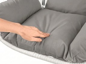 Biele závesné kreslo KOKON bez stojanu, svetlý vankúš