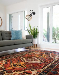 MALÁ ZÁVESNÁ LAMPA LOFT S GUĽOVÝM OBALOM