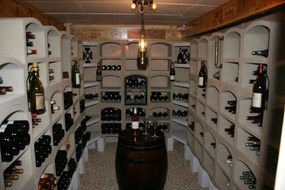 Zostava Bloc Cellier Castle bridlicová, kapacita fliaš: 318