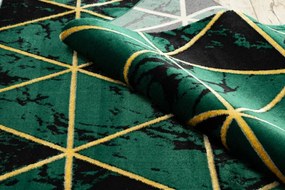 Koberec EMERALD exkluzívny 1020 glamour, styl marmur, trojuholníky fľaškovo zelený / zlatý
