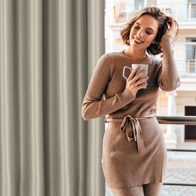 ZATEMŇOVACÍ ZÁVES NA PÁSKE SELINA 140X270 CM TMAVOBÉŽOVÁ
