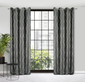 ZATEMŇOVACÍ ZÁVES NA KRÚŽKOCH PIERRE CARDIN MARGO 140X250 CM STRIEBORNÁ