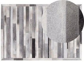 Kožený koberec 140 x 200 cm svetlosivý AZAY Beliani