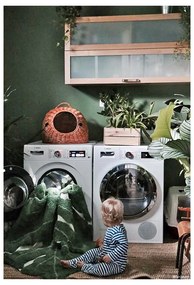 Tmavozelený prateľný ručne tkaný bavlnený detský koberec 120x180 cm Monstera Leaf – Lorena Canals