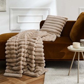 Svetlohnedá deka z mikroplyšu 180x220 cm Boudoir – douceur d'intérieur