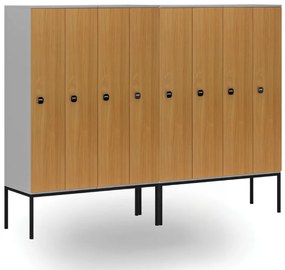 Drevená šatníková skrinka S4 s podnožou, 4 oddiely, 1871 x 1200 x 500 mm, demont, RFID zámok, sivá / červená