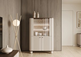 Vitrína Vesper 103 cm štvordverová - kašmír / orech / čierne úchytky / guľové nohy