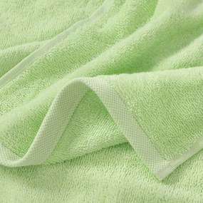 Goldea detský froté uterák - ježko s jabĺčkom na zelenej 30 x 50 cm