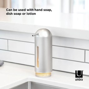 Plastový dávkovač mydla v striebornej farbe 350 ml Penguin – Umbra