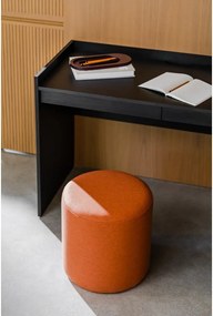 Vlnený taburet v terakotovej farbe Folk – noo.ma