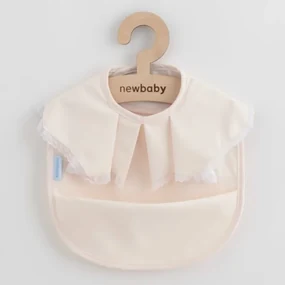NEW BABY Luxusný umývateľný podbradník New Baby 34x25 cm girl