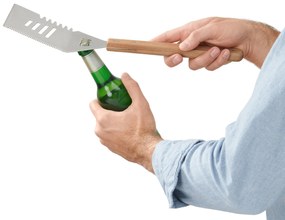 Multifunkčný nástroj na grilovanie