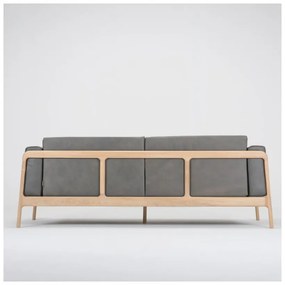 Tmavosivá pohovka z byvolej kože s konštrukciou z masívneho dubového dreva Gazzda Fawn, 210 cm