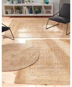 Obdĺžnikový jutový koberec Rozmery cca 120 x 180 cm. Hrúbka 6 mm.