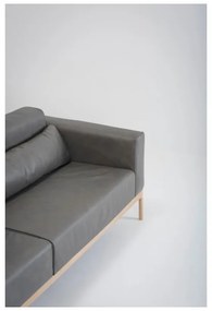 Tmavosivá pohovka z byvolej s konštrukciou z masívneho dubového dreva Gazzda Fawn, 240 cm