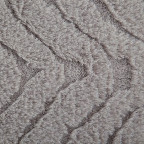 CHLPATÁ DEKA KATE 150X200 CM STRIEBORNÁ