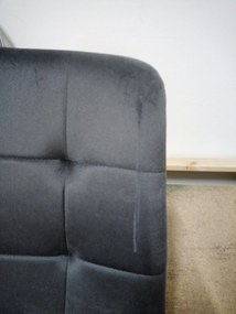 AKCIA Tmavosivá zamatová stolička KARA s čiernymi nohami II. akosť