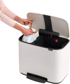 Biely nášľapný oceľový odpadkový kôš na triedený odpad 34 l Bo – Brabantia
