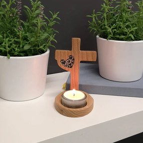AMADEA Drevený svietnik kríž z masívneho dreva s vkladom - srdce, výška 12 cm