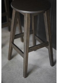 Tmavohnedé barové stoličky v súprave 2 ks z dubového dreva (výška sedadla 65 cm) Austin – Rowico