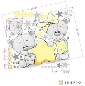 Žlté hviezdy a nálepky medvedíkov s menom