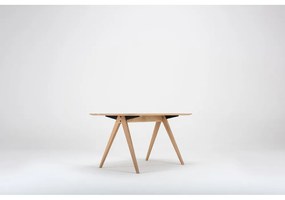 Jedálenský stôl z dubového dreva Gazzda Ava, 140 x 90 cm