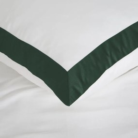 Dekorstudio Exkluzívne posteľné obliečky LAURA - biele so zeleným lémom Rozmer posteľných obliečok: Šírka x Dĺžka: 160x200cm + 2 ks 70x80 cm