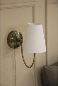 Biele/v mosadznej farbe nástenné svietidlo do zásuvky Amar – Markslöjd