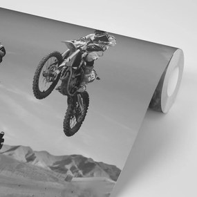 Samolepiaca fototapeta motorkári v čiernobielom prevedení - 150x100
