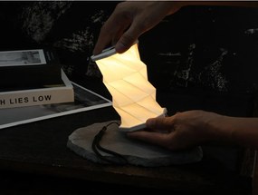 Biela prenosná svetelná dekorácia na USB ø 8 cm Twist – Gingko