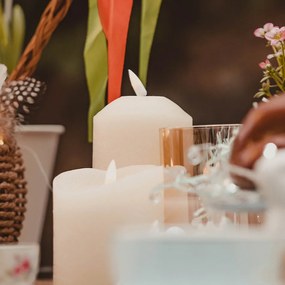 DECOLED LED sviečka, vosk, 7,5 x 10 cm, mandľová