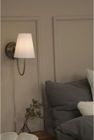 Biele/v mosadznej farbe nástenné svietidlo do zásuvky Amar – Markslöjd