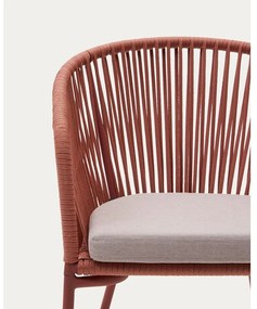 Terakotová kovová/polstrovaná záhradná stolička Yanet – Kave Home