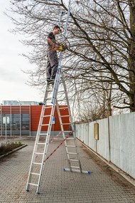 Hliníkový trojdielny výsuvný rebrík VENBOS PROFI, 3x13 priečok, 8,22 m