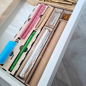 usporadejto.cz 2. akosť - Organizér na fólie/alobal, 4 priehradky do zásuvky, drevený VASKY 13 x 46 cm