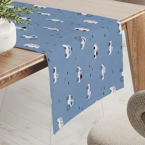 Biante Detský bavlnený behúň na stôl Sandra SA-589 Traktory a autíčka na modrom 20x120 cm