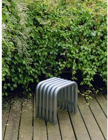 Kovová záhradná stolička v striebornej farbe Nokk – noo.ma