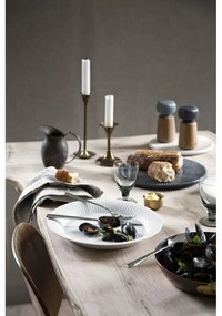 Mlynček z dubového dreva na korenie s tmavomodrým detailom z porcelánu Kähler Design Hammershoi, výška 13 cm