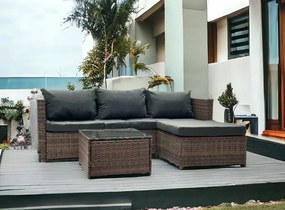 Hnedá ratanová súprava so stolíkom a sivými vankúšmi